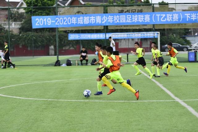 上半场战报：泰山以2-1领先海牛，克雷桑闪耀进球